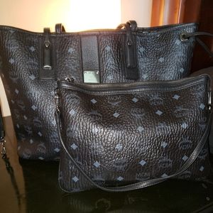 AUTHENTIC Liz Reversible Medium Tote
